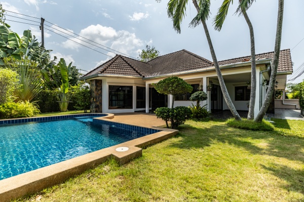 Beautiful Pool Villa