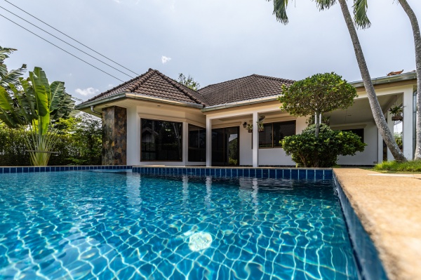 Beautiful Pool Villa